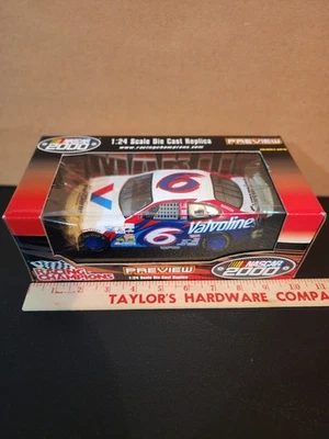 Mark Martin #6 Valvoline NASCAR 2000 Racing ChampionsPREVIEW 1:24 fundido novo na caixa - Imagem 1 de 4