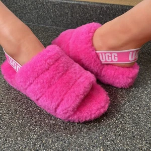 UGG Furry Sling Back Womens Sz 6 Outdoor Indoor Slipper Sandal Pink Faux Fur New - Picture 1 of 12