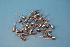 30 Pieces BFW30 NOS NPN Silicon Transistors 10V 100mA - Picture 1 of 6