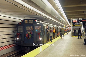 Original Photograph: New York Subway R9 1802 at 2nd Ave./72nd St OB (5 x 7) - Picture 1 of 1