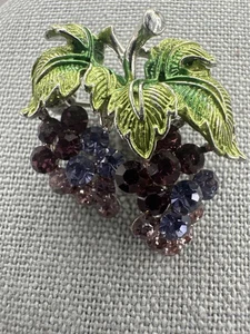 Vintage Grape Cluster Brooch Green Leaf Purple Rhinestone Costume Jewelry Pin - Picture 1 of 7