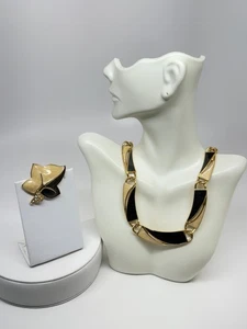 Vintage Trifari black cream Enamel Necklace & Leaf Brooch set signed - Picture 1 of 6