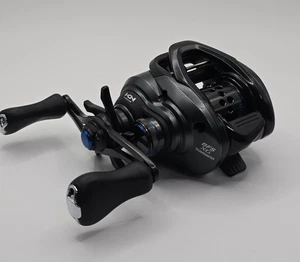Shimano SLX BFS XG Baitcast Reel Left Hand from Japan - Picture 1 of 13