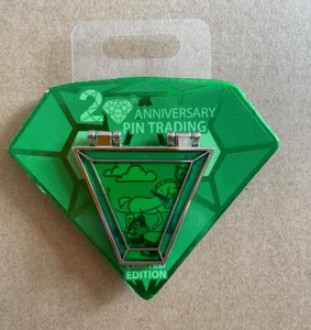 Disney Parks 20th Anniversary Pin Trading Pin - Chip & Dale Limited Edition NEW - Picture 1 of 3