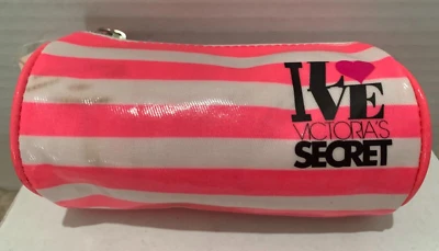 Victoria's Secret 化妆品化妆铅笔盒条纹 — 第 1/3 张图片