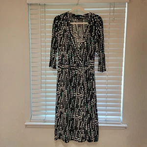 Bisou Bisou Wrap Dress Size 14 Black Green White 3/4 Sleeves Lightweight Career - Picture 1 of 5