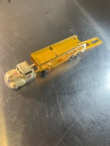 VINTAGE TOOTSIETOY 1940s 50s AC SPARK PLUGS CAR HAULER DIECAST METAL - Picture 1 of 4