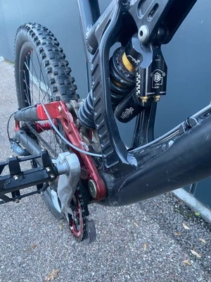 Sehr Gutes Optimales Downhill Fahrrad Schwarz Rot Radsport - Bild 1 von 4