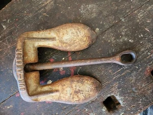 Vintage Cast Iron 15lb Boat Anchor Nautical - Picture 1 of 8