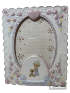 Vtg Precious Moments Frame 6 X 5” Boy Praying Jesus Loves Me Ceramic - Imagen 1 de 6