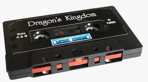 Commodore 64 Cassetta Cassette Dragon's Kingdom Genias 1990 Retro Game - Foto 1 di 7