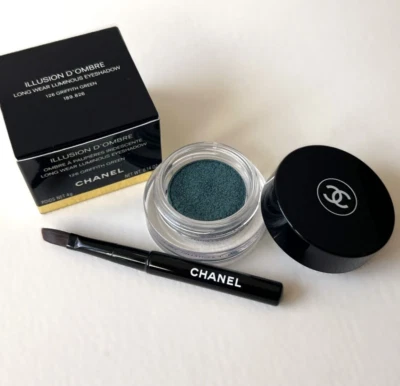 CHANEL Illusion d'Ombre Long Wear Luminous Eyeshadow 126 GRIFFITH GREEN - Image 1 of 3