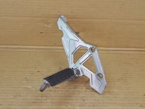 Kawasaki ZX-10 ZX1000B 1988-1990 RH rechts vorne/Fahrer Fußstütze & Aufhänger Montage - Bild 1 von 10