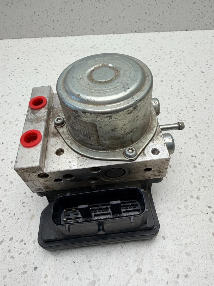 2013-2014  Nissan Juke ABS Anti Lock Brake  Pump Module OEM Used Foto 1 de 4