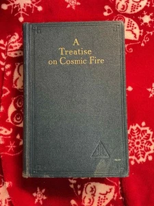 Rare A TREATISE ON COSMIC FIRE ALICE BAILEY 1ST UK EDITION 1952 witchcraft - Foto 1 di 5
