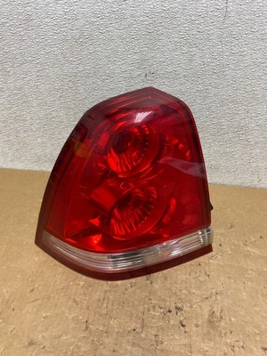 Lanterna traseira lateral esquerda Chevrolet Malibu Hatchback 2004 2007 fabricante de equipamento original V5515 - Imagem 1 de 4
