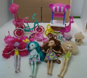 Lotto 20 figurine bambole Enchantimals 4 bambole bici carrello bevande animali - Foto 1 di 19