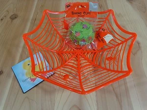 Halloween BAKING CUPS 50 ct Green Spiders and 11" Orange SPIDER WEB BASKET - Picture 1 of 5