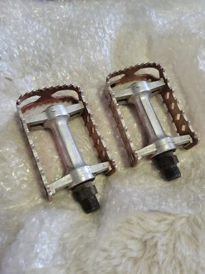 "Pedales Diamondback DB BMX H. Leary 9/16"" MKS JAPÓN PLATA Y ROJO DESTEÑIDO ajuste 3 piezas manivela" Foto 1 de 4