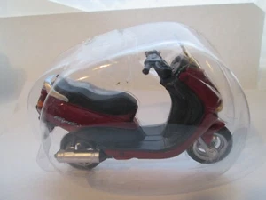 Peugeot Eylseo 125 Motorradmodell Maßstab 1:18 - Bild 1 von 1