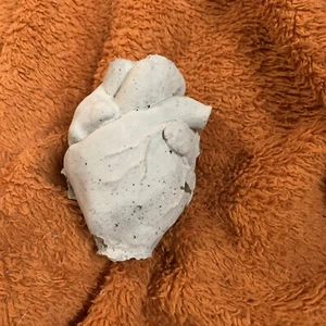 Small Hand Poured Concrete Heart - Picture 1 of 6
