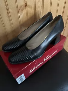 Salvatore Ferragamo Made in Italy Black Quilted Toe Block Heel Pump Size 9.5AAA - Picture 1 of 16