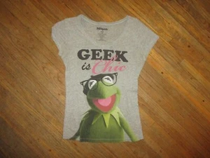 KERMIT FROG SEXY GEEK IS CHIC T SHIRT Glasses Muppet Sesame St Women Juniors MED - Picture 1 of 6