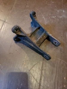 OEM Jeep Wrangler YJ Engine Mount Bracket LH Driver Side 2.5L 91-95 - Bild 1 von 2