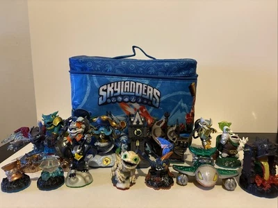 Lote de figuras Skylanders (bolsa incluida) figuras Skylanders están *no probadas* Foto 1 de 4