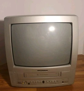 Sylvania SRC2213W 13” CRT TV VHS Combo AS IS TV WORKS VCR DOES NOT - Picture 1 of 11