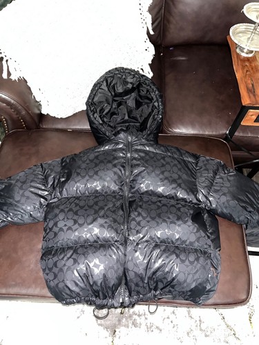 Giacca puffer marca Coach donna grande indossata solo due volte ha ancora la rabbia