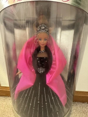 1998 HAPPY HOLIDAYS BARBIE DOLL SPECIAL EDITION RARE ERROR MISPRINT 20200 - Image 1 of 4