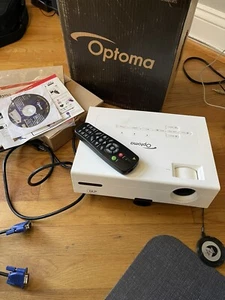 With Box OPTOMA ES522 DLP PROJECTOR 2800 ANSI LUMENS - Low Usage - Picture 1 of 7