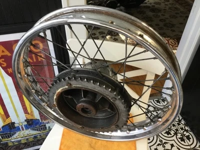 "Triumph BSA 1971 UP BUJE RUEDA TRASERA DUNLOP 19"" LLANTA CÓNICA BONITO TRIDENTE 650 750" Foto 1 de 4