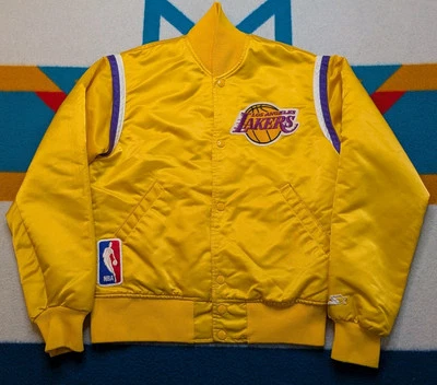 Chaqueta de bombardero satinada vintage de Los Angeles Lakers hecha en EE. UU. amarilla pequeña Foto 1 de 4