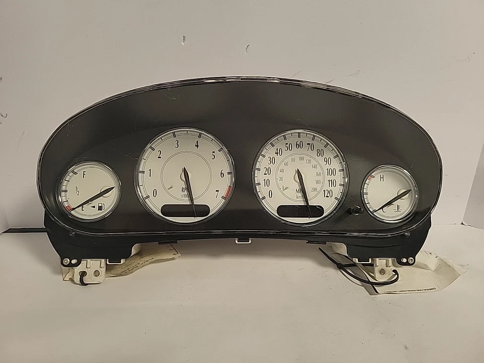 2002-2004 Chrysler Concorde Limited cluster speedometer tach gauges panel oem.Q2 Foto 1 de 4