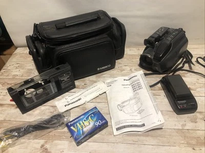 Panasonic PV-L501D Palmcorder Palmsight VHS-C Camcorder Video Camera + Charger - Image 1 of 4
