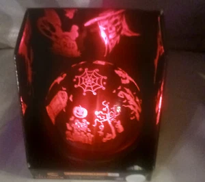 Halloween Ilumina Cúpula Giratoria con Personajes y Sonidos Espeluznantes - Imagen 1 de 1