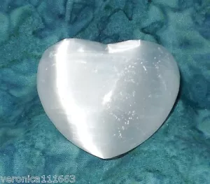 White Selenite 45mm Gemstone Heart NEW 1.8oz Crystal Healing Mental Clarity R - Picture 1 of 5