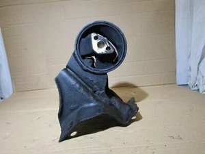 Jeep Cherokee XJ Pre-Facelift 2.5 VM engine left front engine mount bracket - Picture 1 of 7