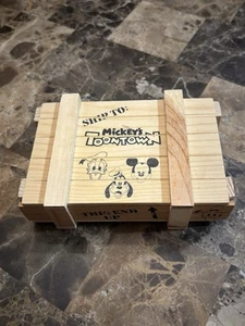 Disneyland - 1993 Commemorative Toontown Grand Opening Watch 1993 - Picture 1 of 9