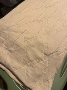 Peacock Alley queen size coverlet 100% Egyptian cotton Jacquard pale Beige/yell - Picture 1 of 5