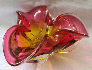 Bohemian Pink and Gold Glass Bowl with Three Folded "Petals" by Josef Hospodka - Picture 1 of 9