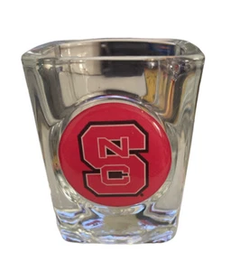 NCAA (neu) NC State Wolfpack Schnapsglas 2 Unzen Quadratisch Made in USA - Bild 1 von 2