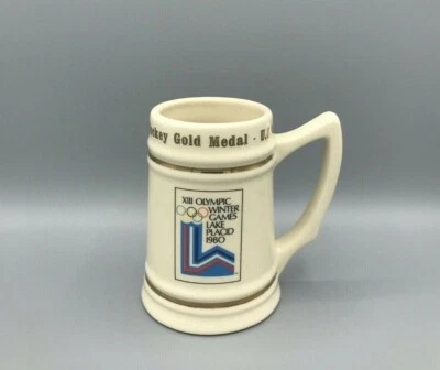 Xlll Juegos Olímpicos de Invierno Lake Placid 1980 Hockey Medalla de Oro - U.S.A. Beer Stein Foto 1 de 4