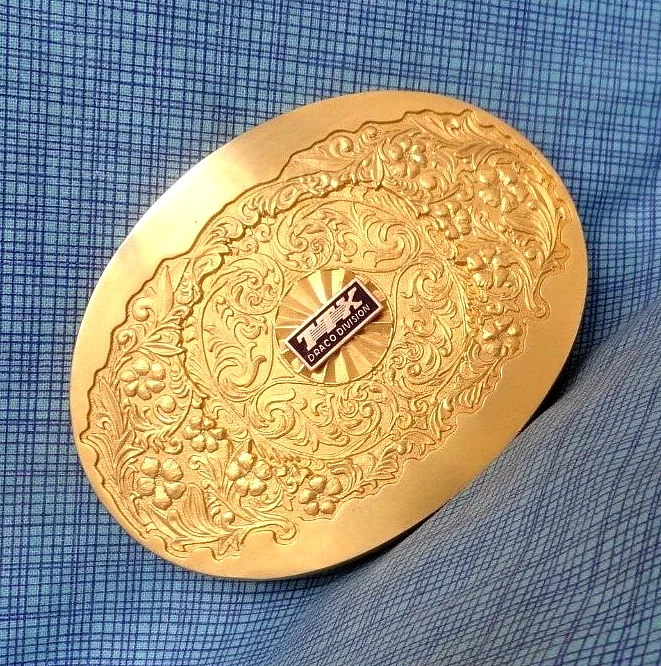 Fivela de cinto promocional TTX Draco ferrovia ornamentada Western Scroll vintage Terryberry.NOX788 - Imagem 1 de 4