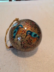 2 7/8" Paper Mache Flower Birds Ornament India Ball Hummingbirds - Picture 1 of 5