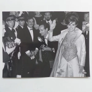 photo 21x29 Tirage 50° anniversaire Festival Cannes 1966 RAQUEL WELCH  - Imagen 1 de 1