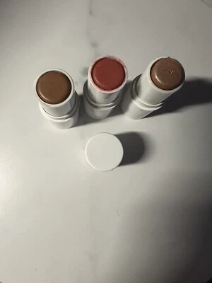 Trío iluminador, contorno y rubor BayFree Multi Stick Trio nuevo en caja Foto 1 de 3