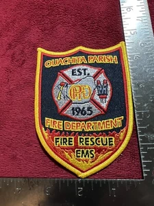 Parche de insignia obsoleto del departamento de EMS de rescate de bomberos de Ouachita Parish, LA. - Imagen 1 de 2